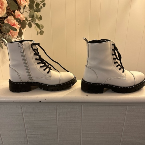 Aldo Chelsea/combat tie up boots with zipper sides - Picture 1 of 6